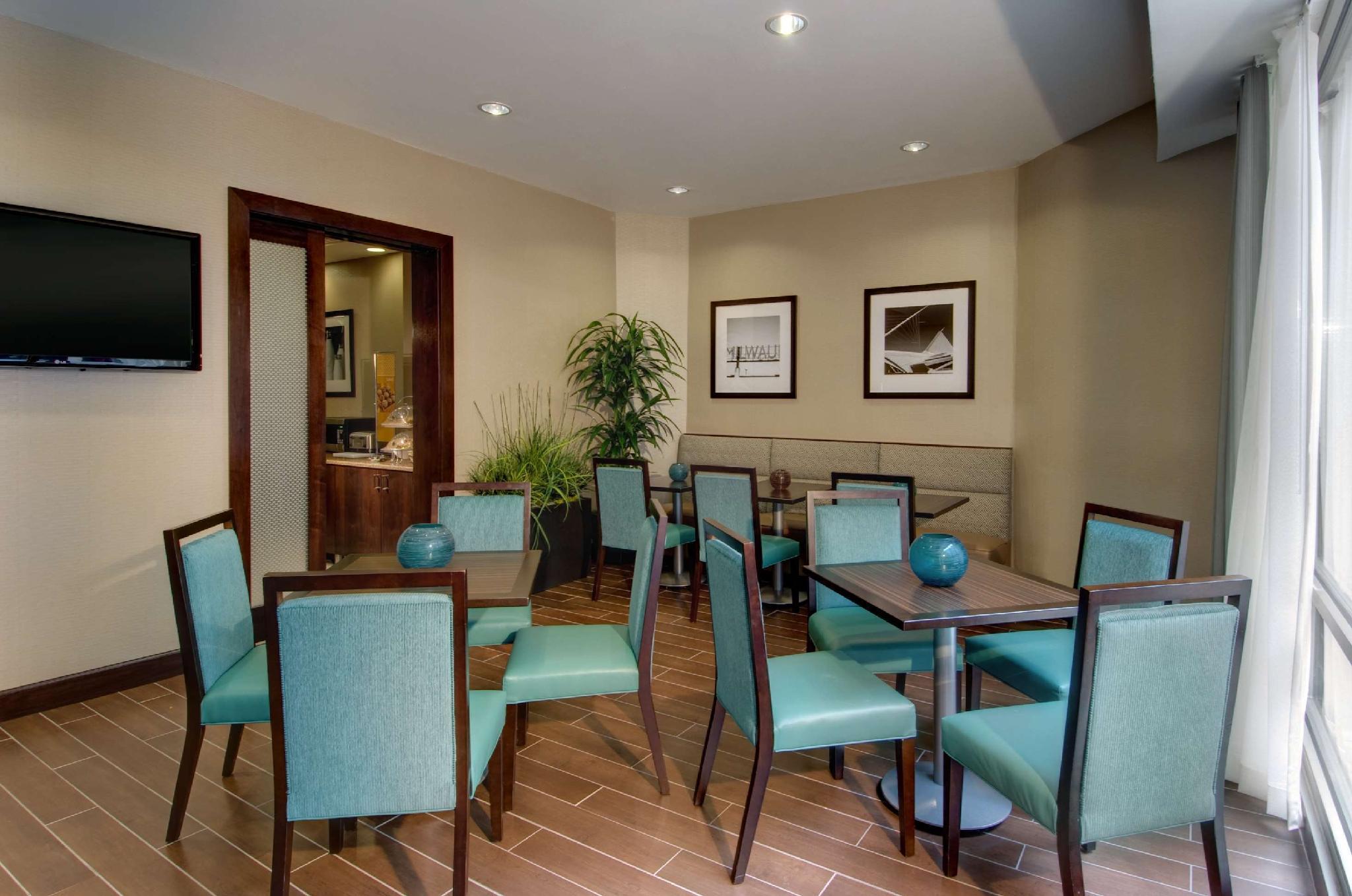 Hampton Inn & Suites Milwaukee Downtown Restaurang bild
