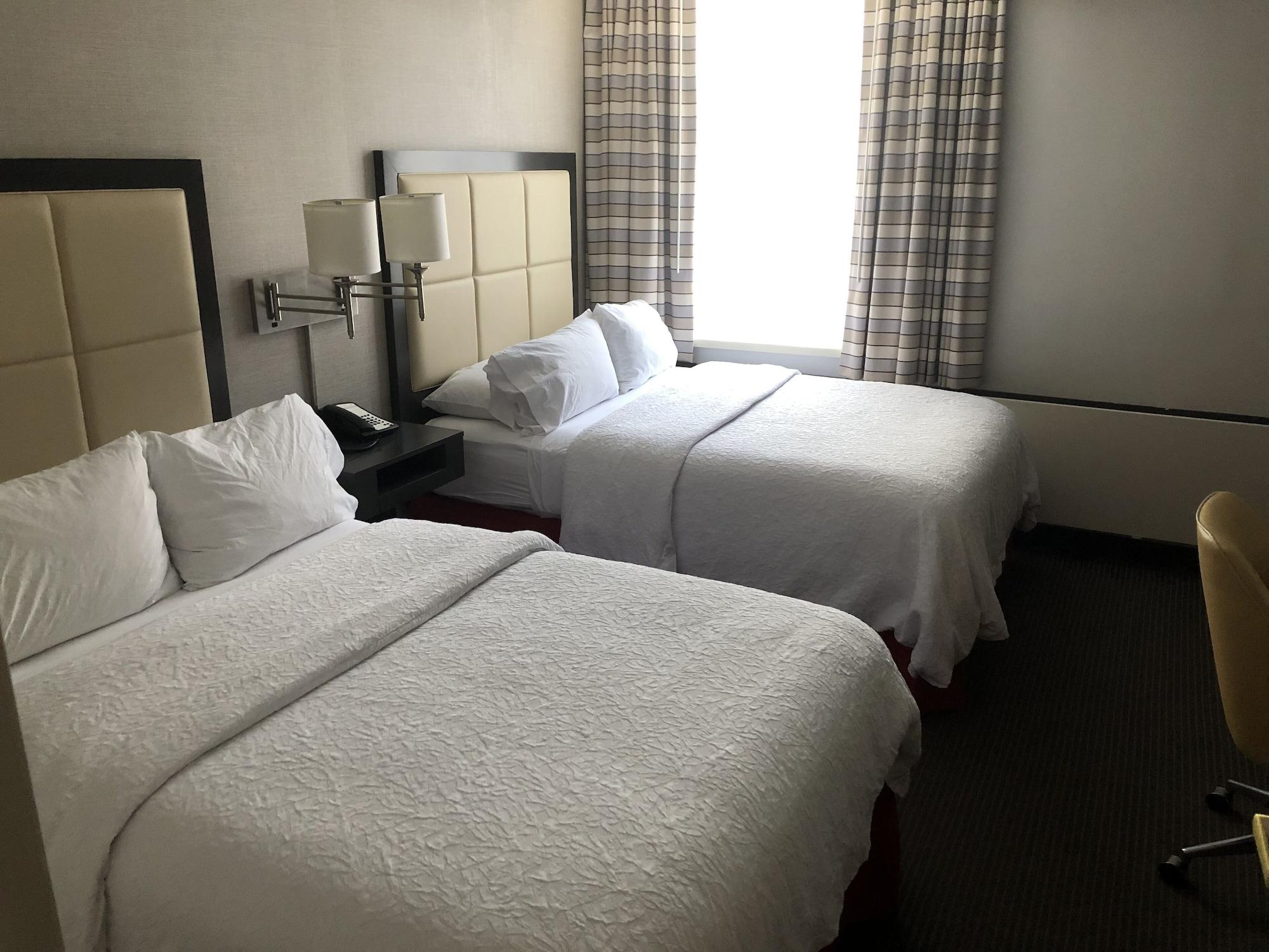 Hampton Inn & Suites Milwaukee Downtown Exteriör bild