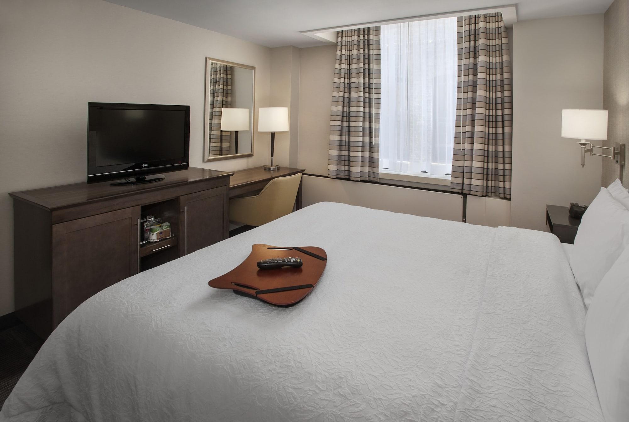 Hampton Inn & Suites Milwaukee Downtown Exteriör bild