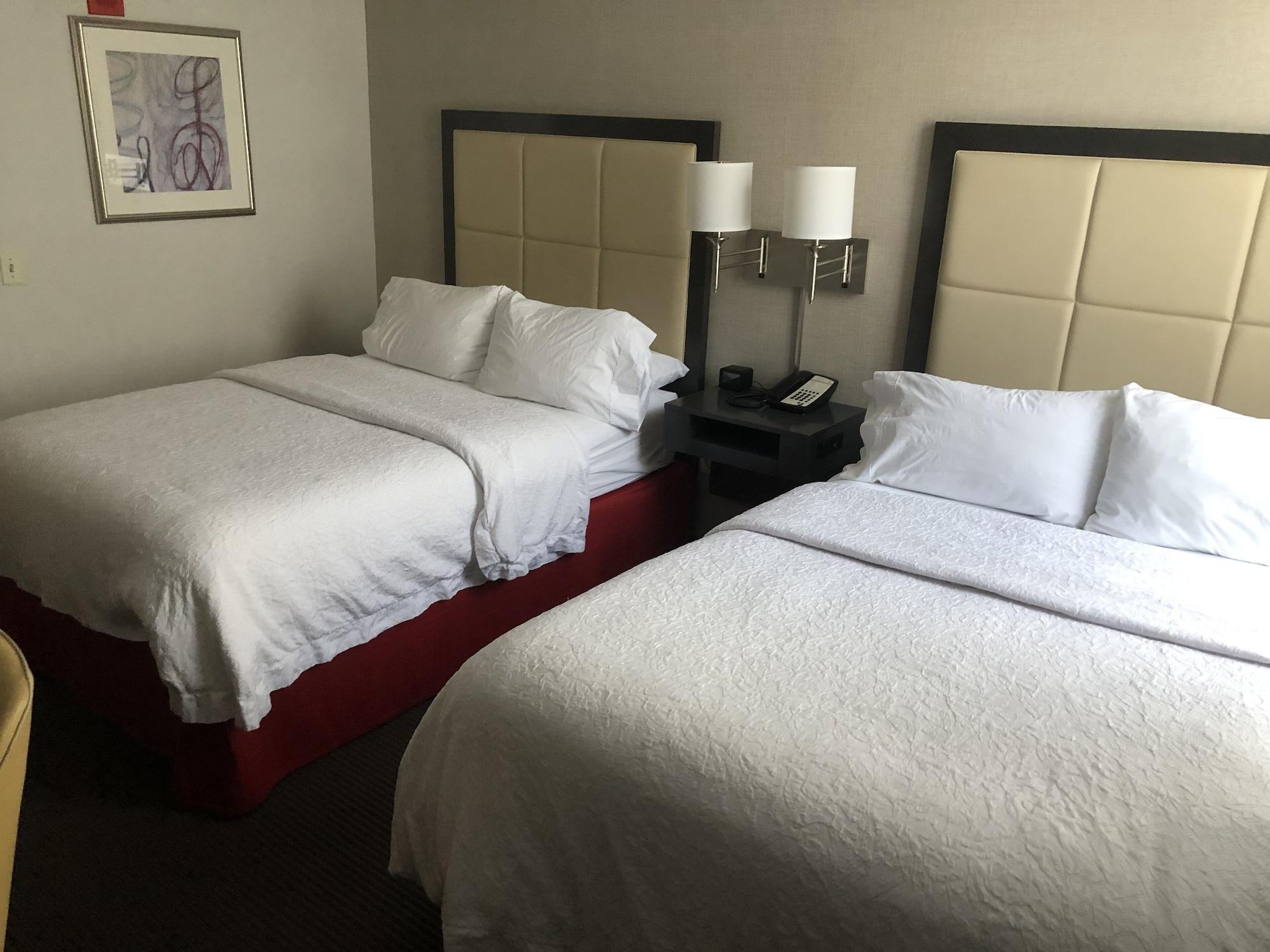 Hampton Inn & Suites Milwaukee Downtown Exteriör bild