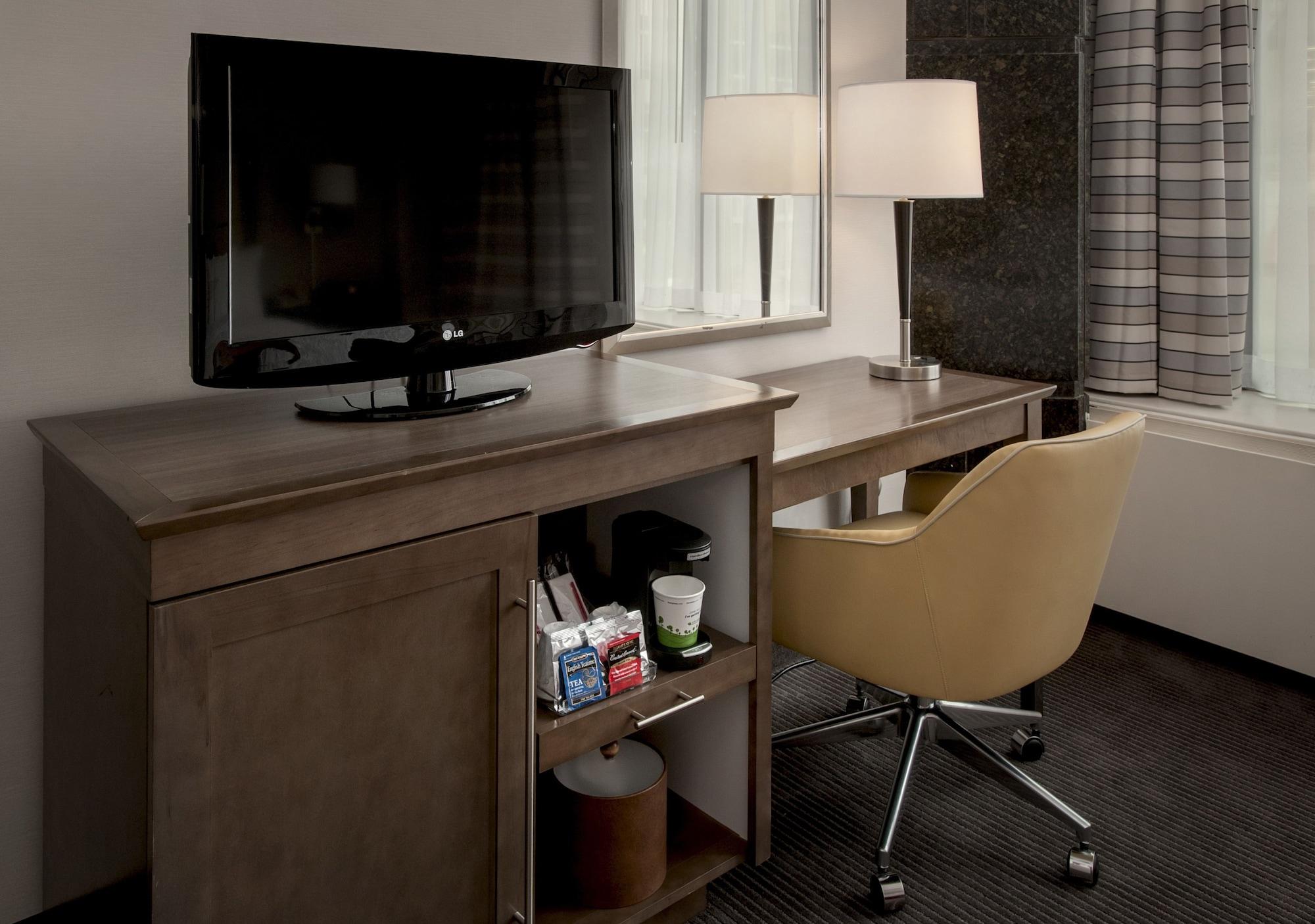 Hampton Inn & Suites Milwaukee Downtown Exteriör bild