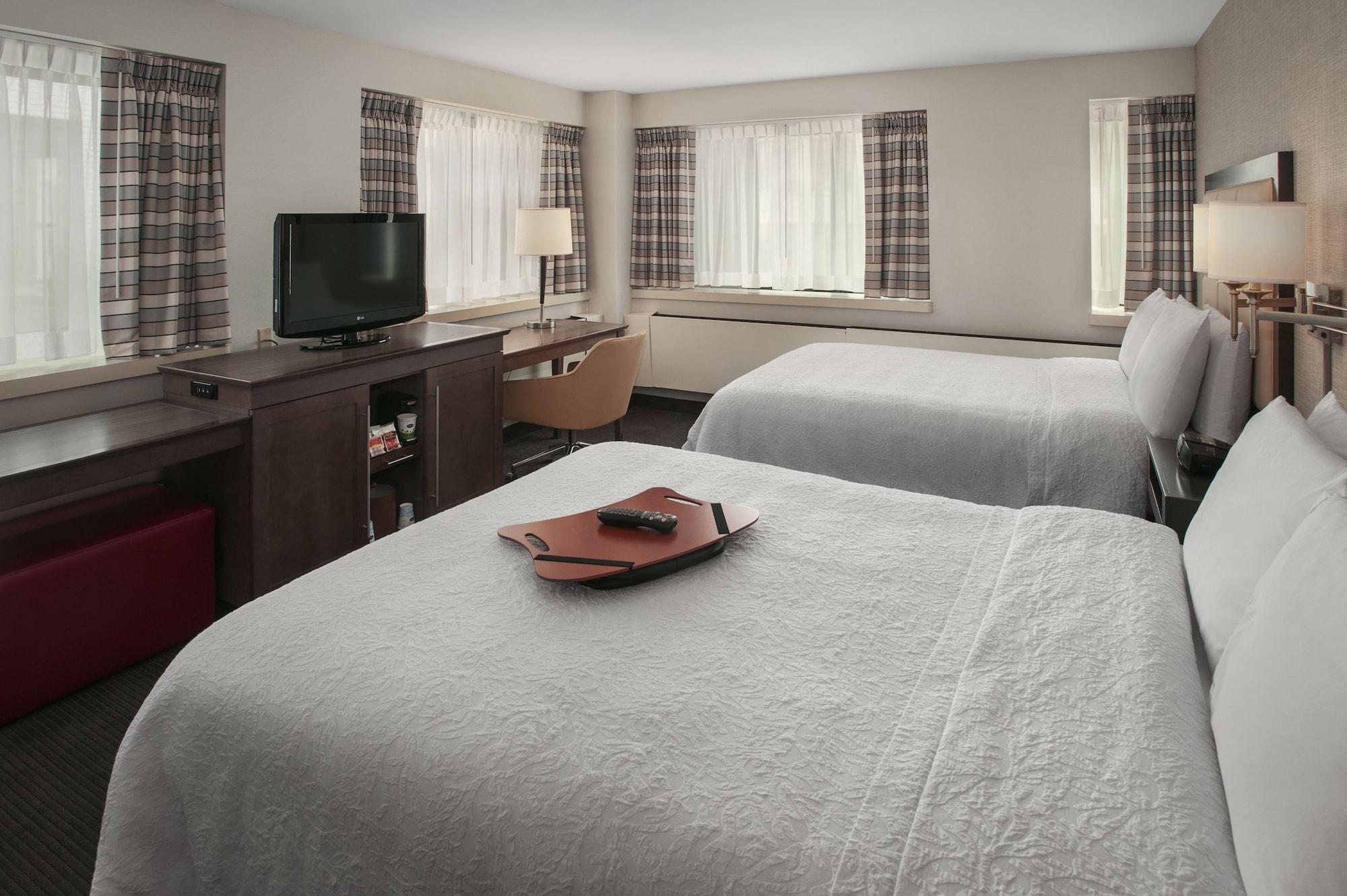 Hampton Inn & Suites Milwaukee Downtown Exteriör bild
