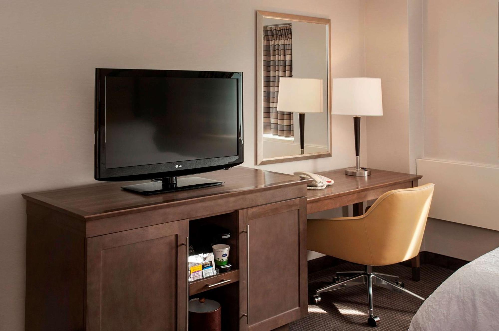 Hampton Inn & Suites Milwaukee Downtown Exteriör bild