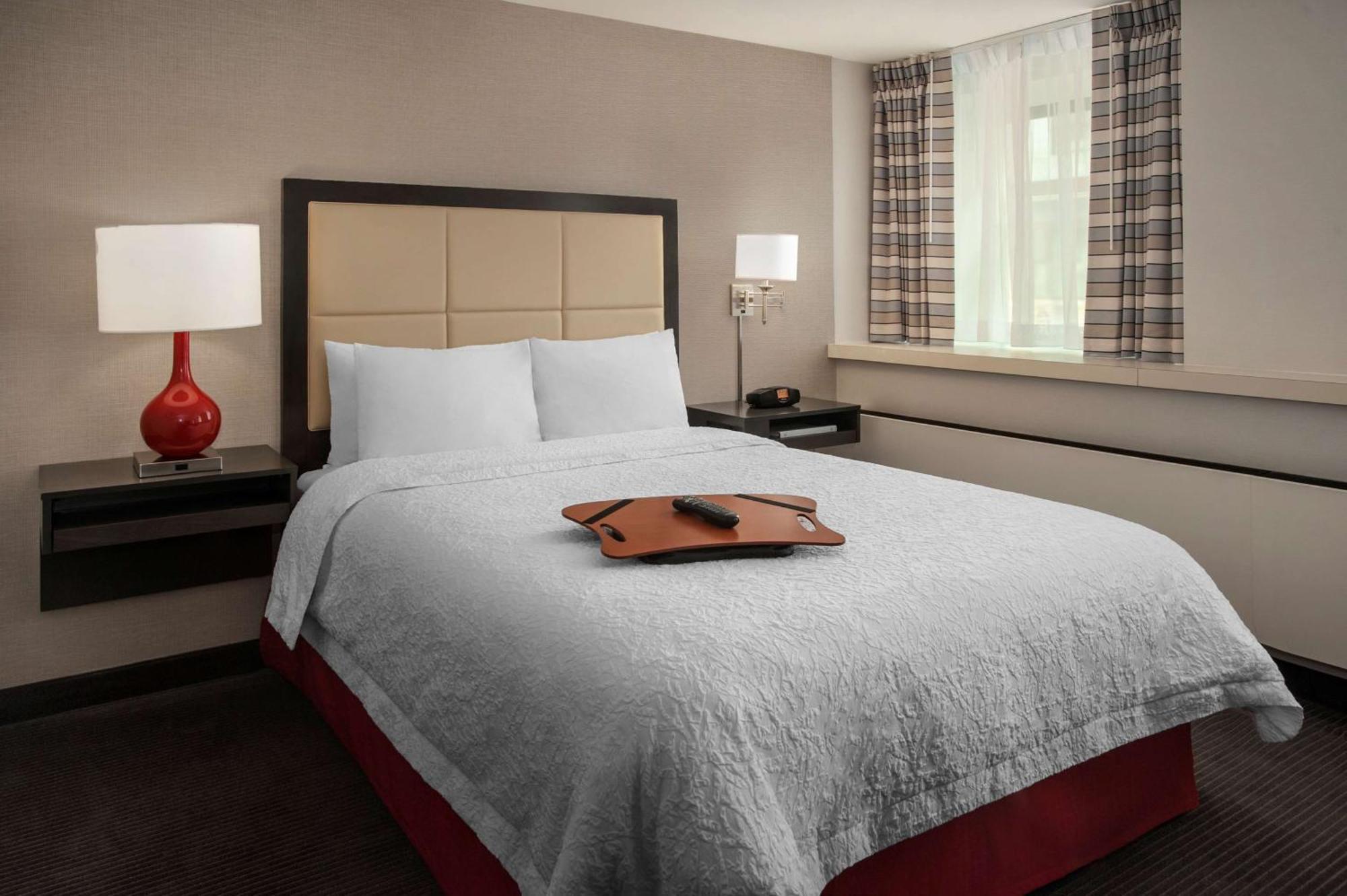 Hampton Inn & Suites Milwaukee Downtown Exteriör bild