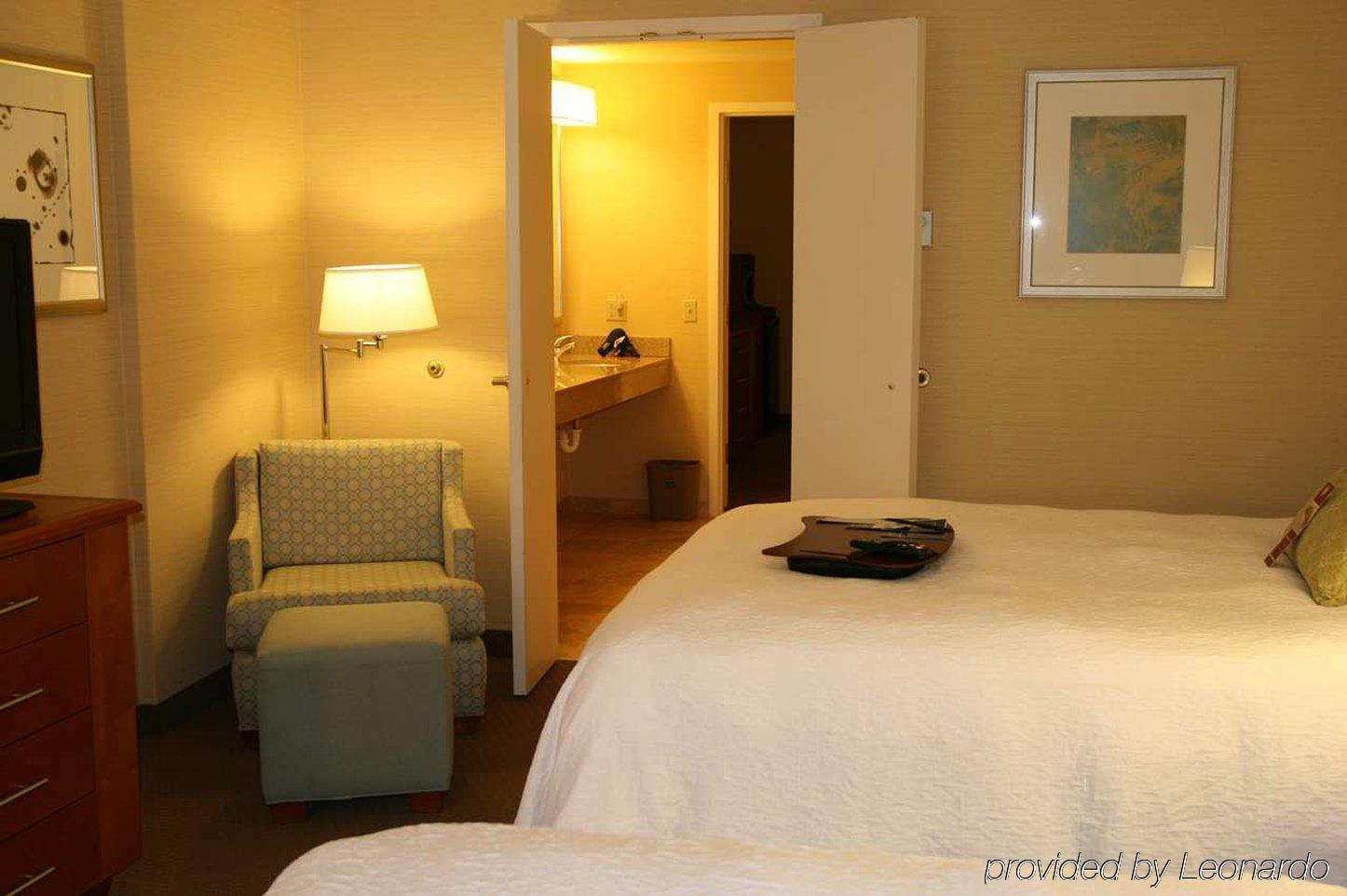 Hampton Inn & Suites Milwaukee Downtown Rum bild