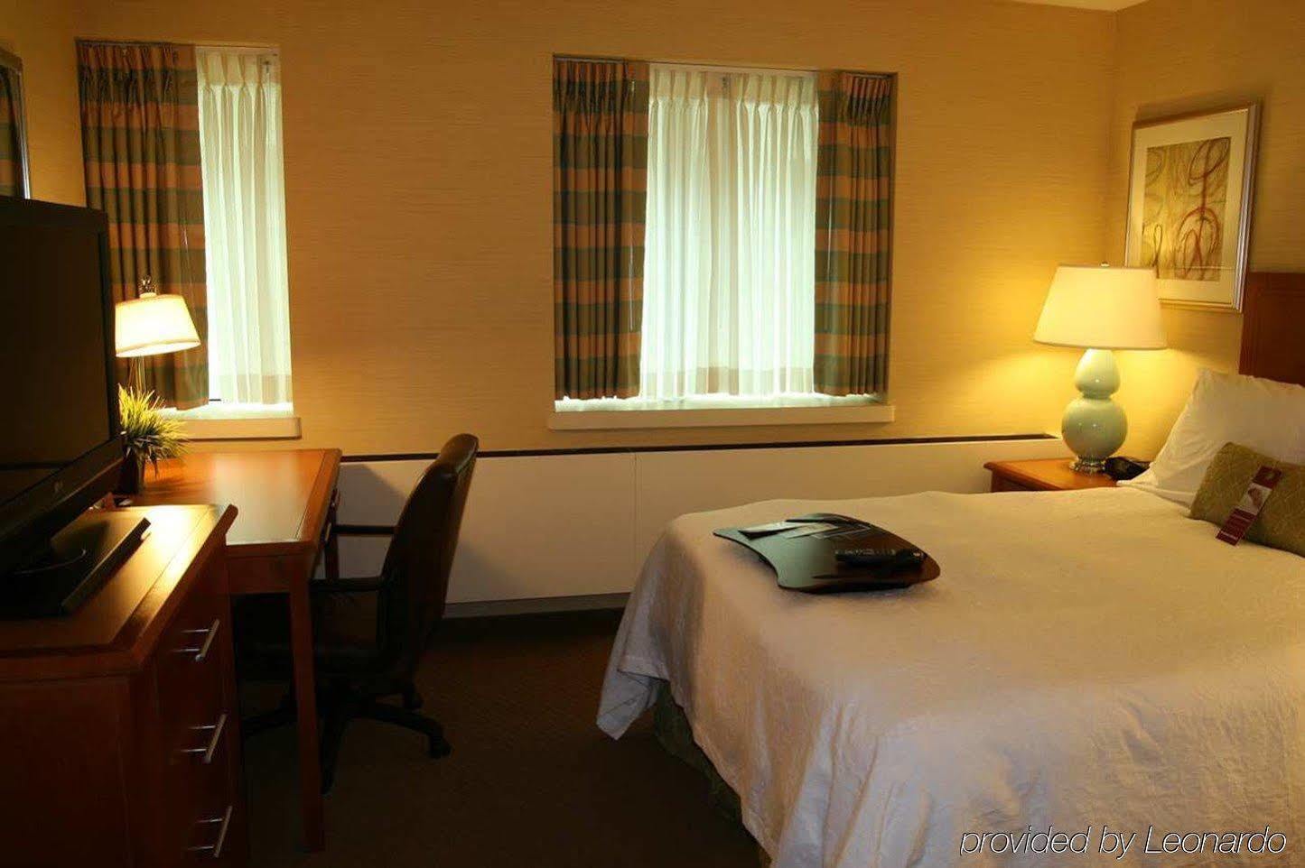 Hampton Inn & Suites Milwaukee Downtown Exteriör bild