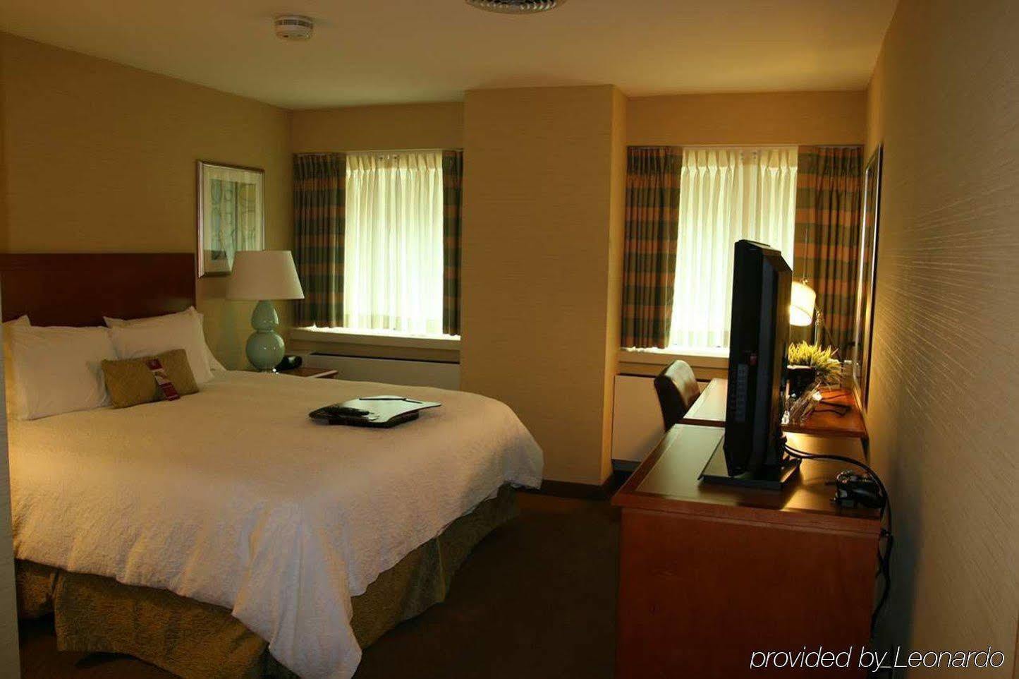 Hampton Inn & Suites Milwaukee Downtown Exteriör bild